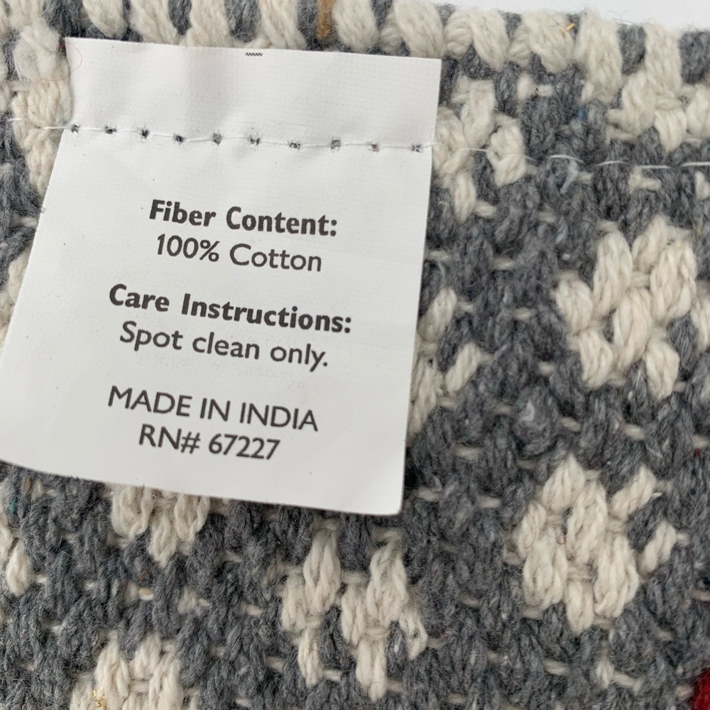 Comfort Bay Gray and Red Geometric Scatter Rug - Picture 5 of 5